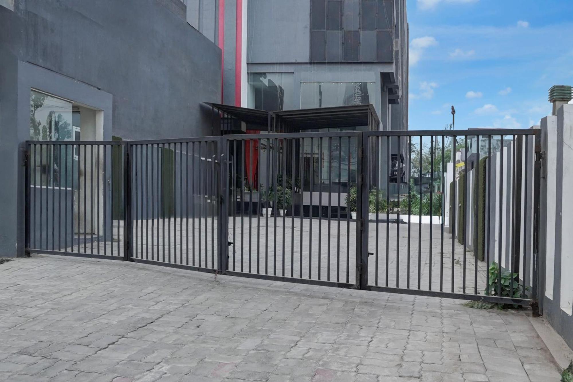 Отель Super Townhouse Gomti Nagar Matiyari Chinhat Экстерьер фото