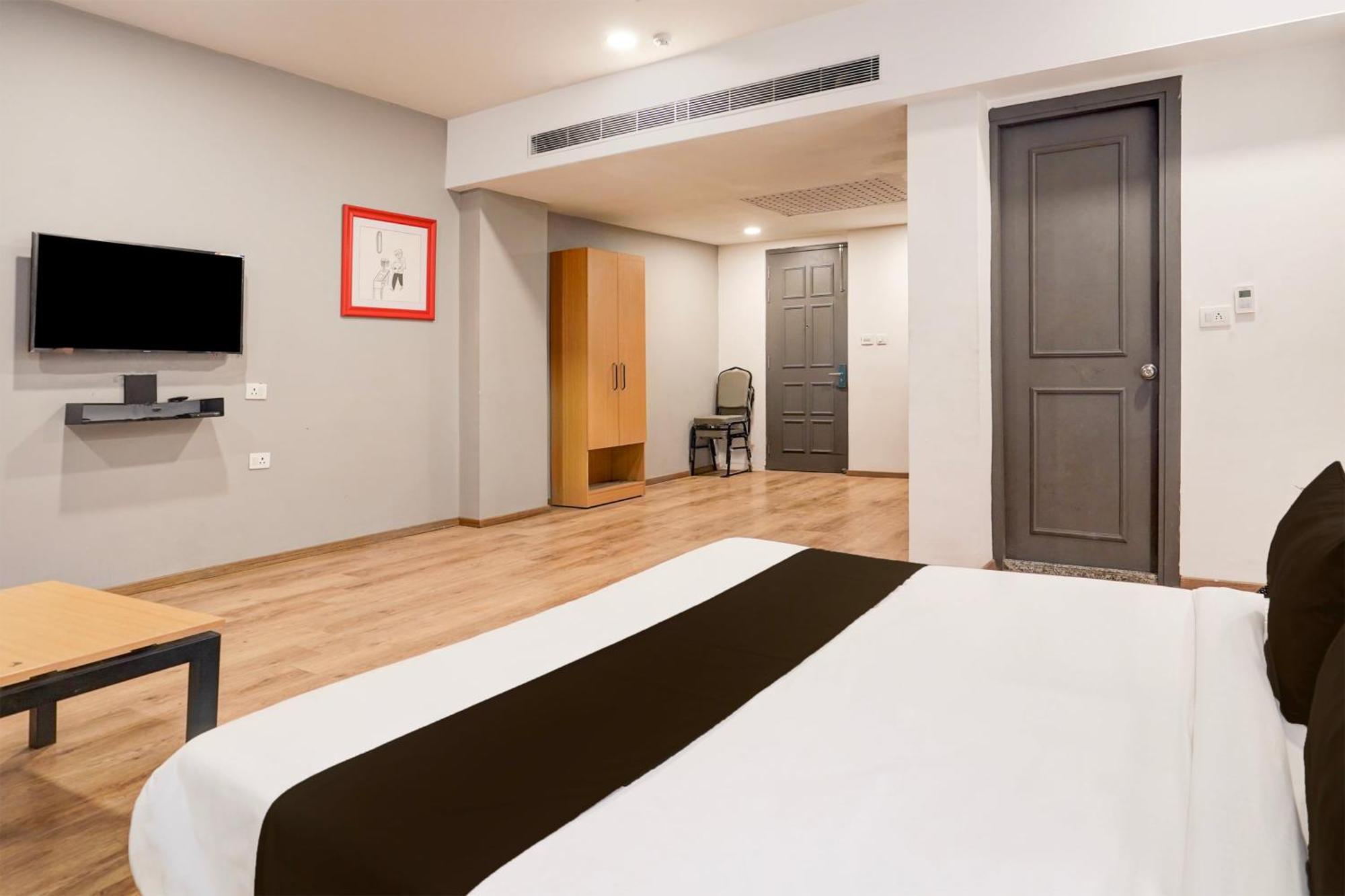 Отель Super Townhouse Gomti Nagar Matiyari Chinhat Экстерьер фото