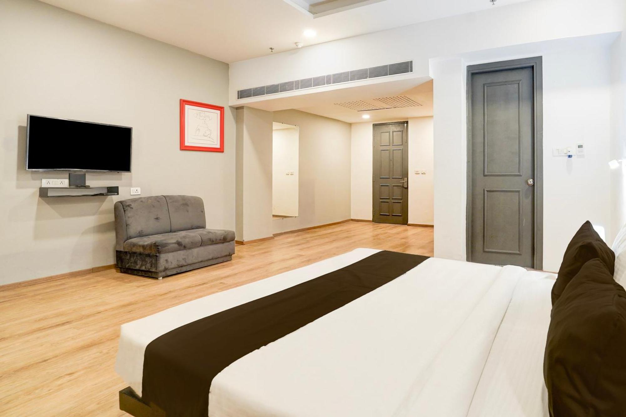 Отель Super Townhouse Gomti Nagar Matiyari Chinhat Экстерьер фото