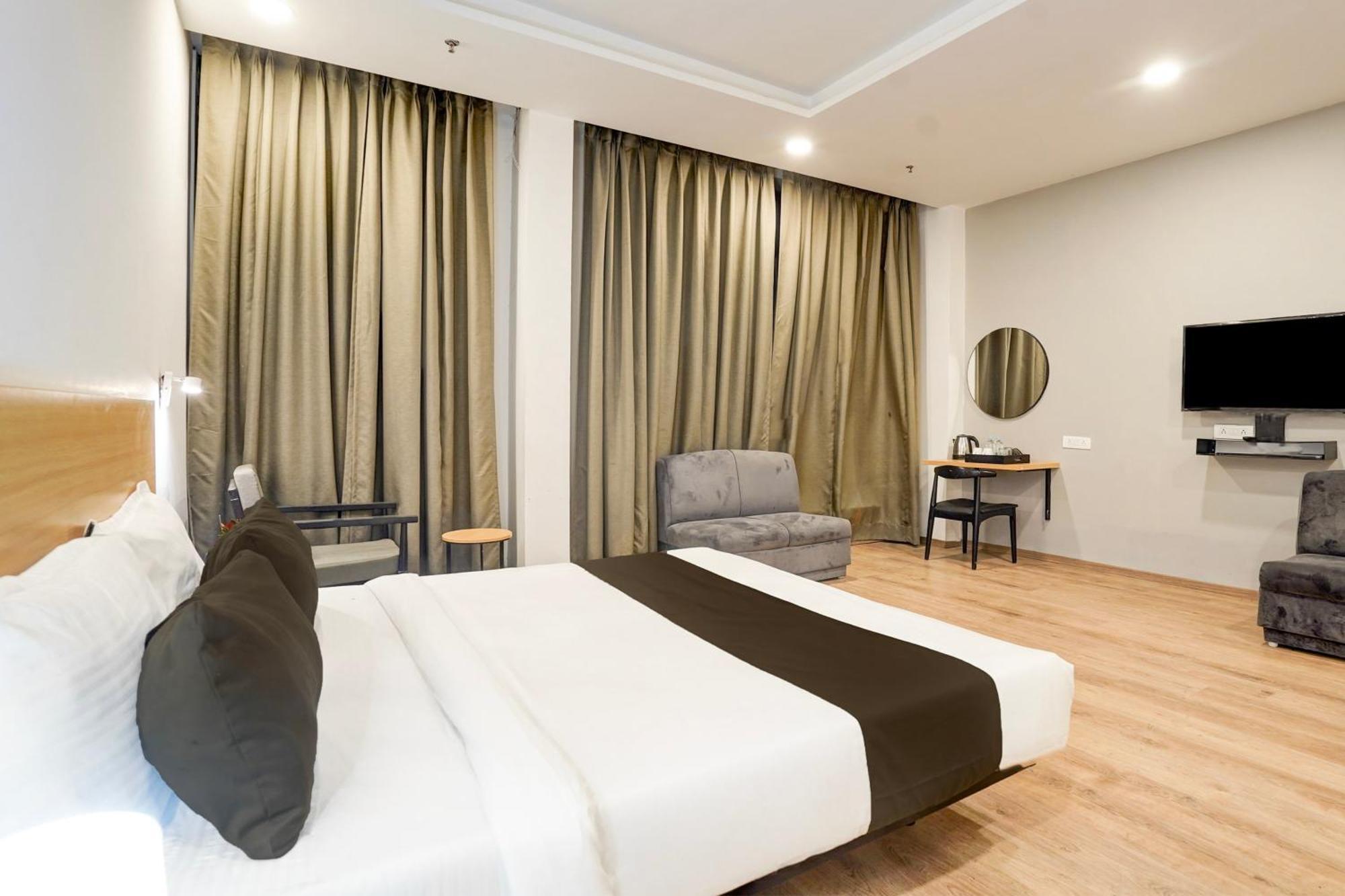 Отель Super Townhouse Gomti Nagar Matiyari Chinhat Экстерьер фото