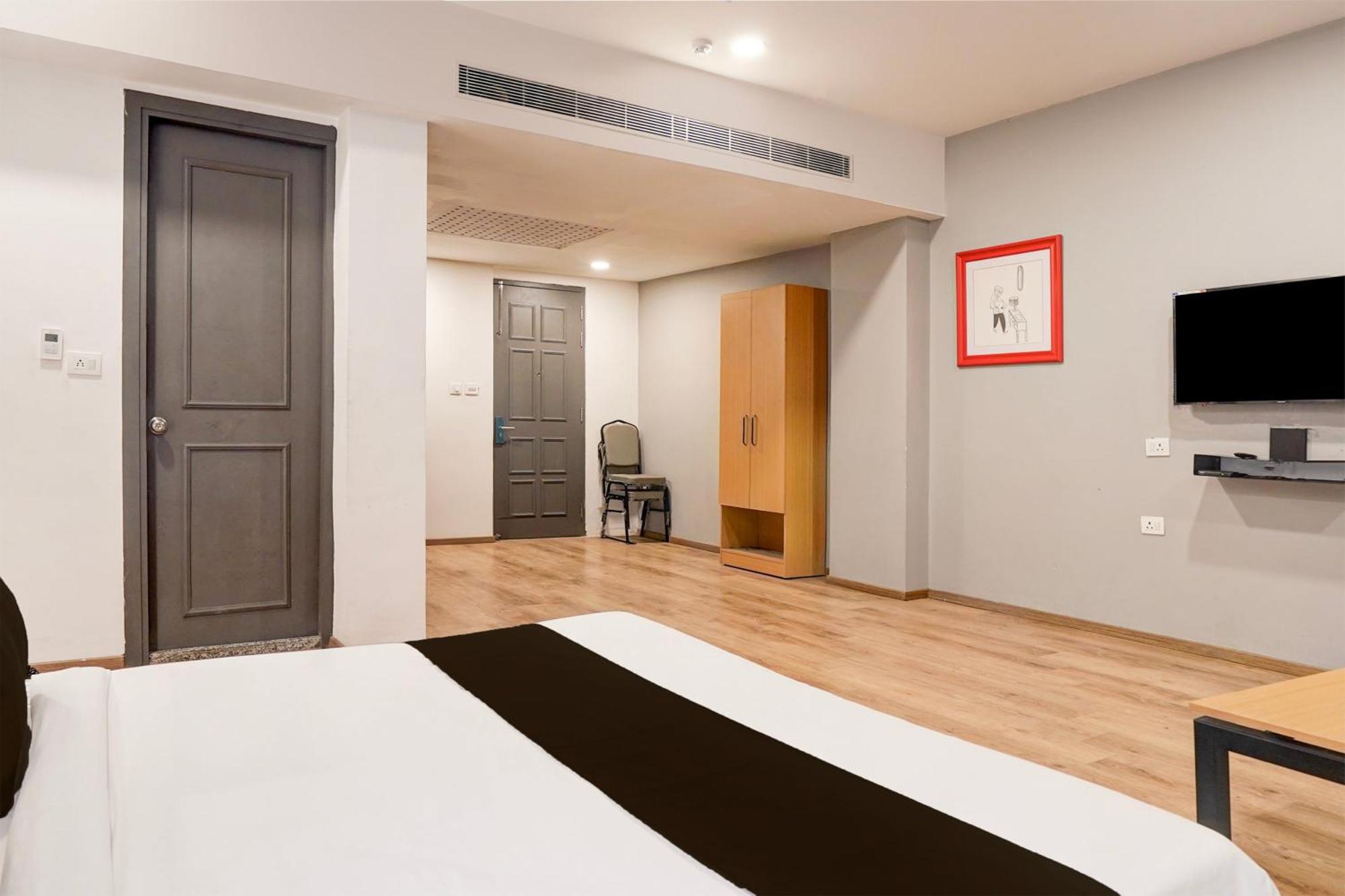 Отель Super Townhouse Gomti Nagar Matiyari Chinhat Экстерьер фото