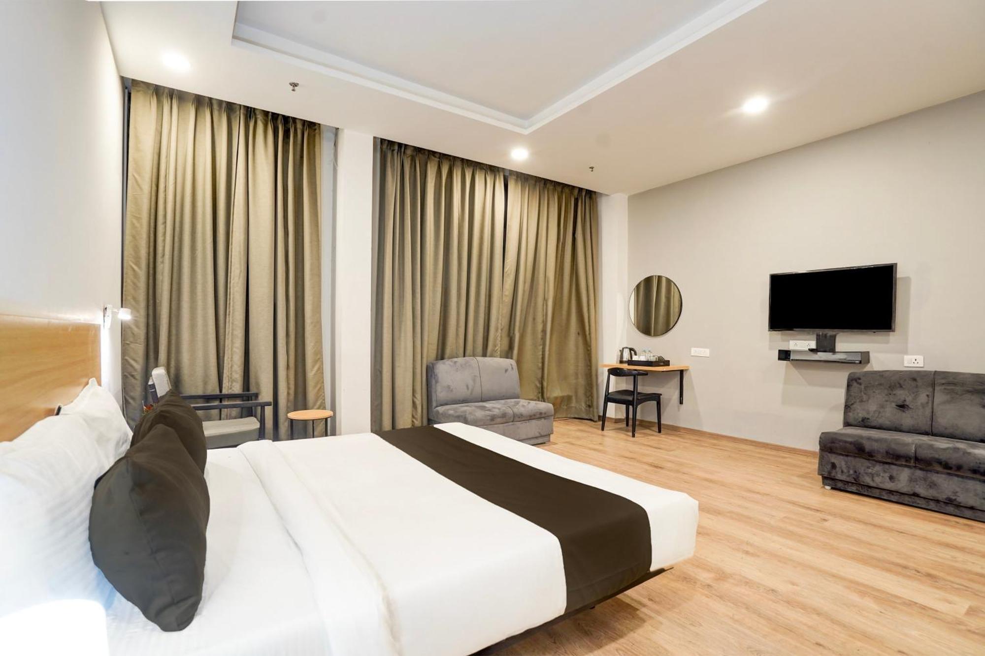 Отель Super Townhouse Gomti Nagar Matiyari Chinhat Экстерьер фото