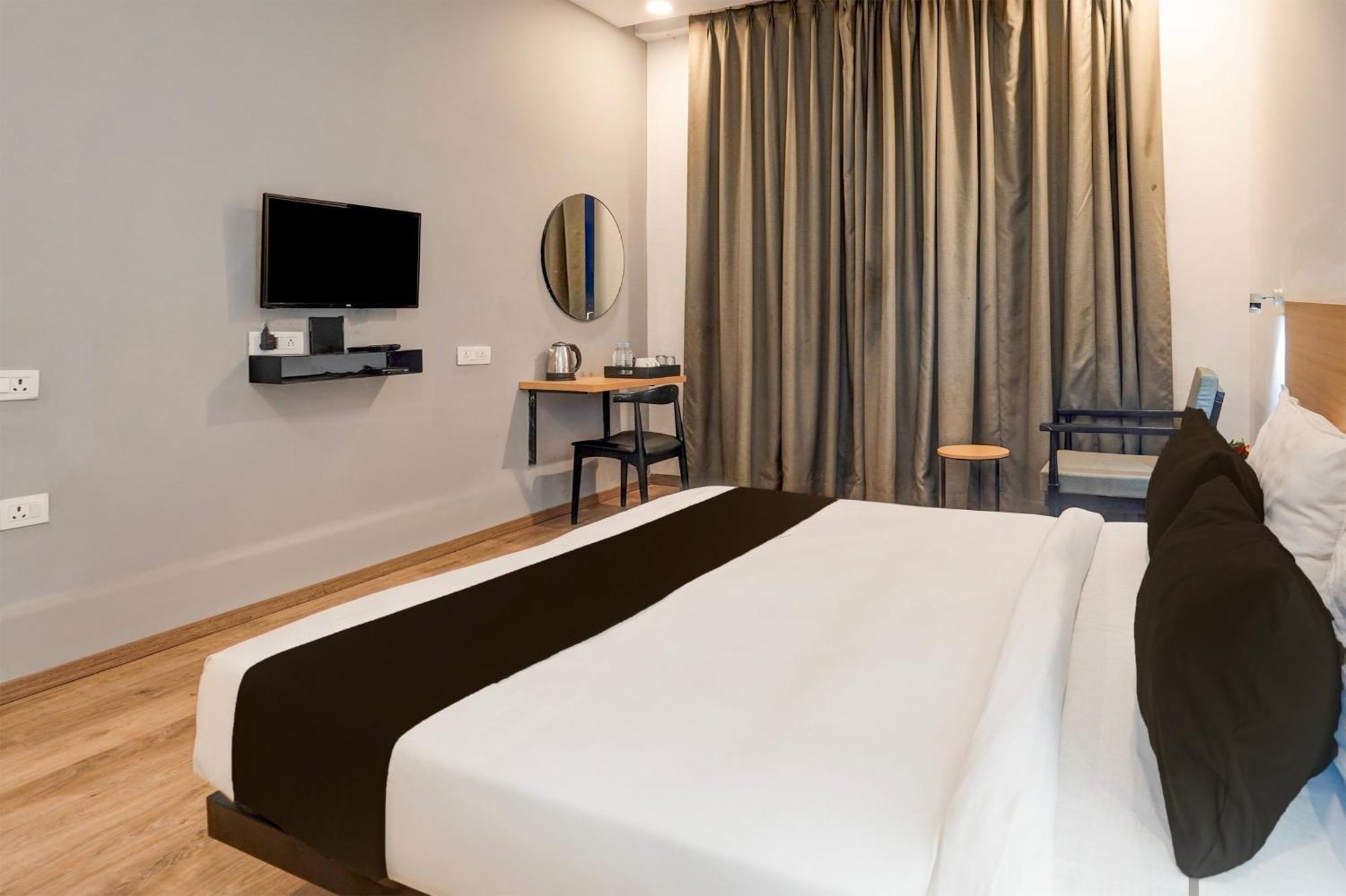 Отель Super Townhouse Gomti Nagar Matiyari Chinhat Экстерьер фото